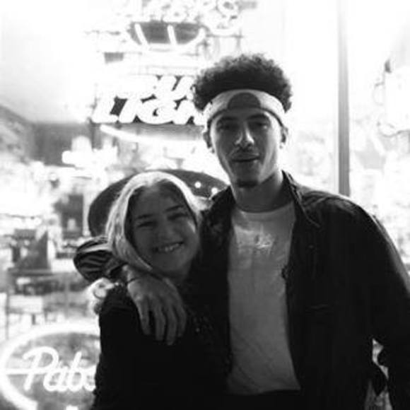 Meet your Posher, Laura - Picture 1 of 1